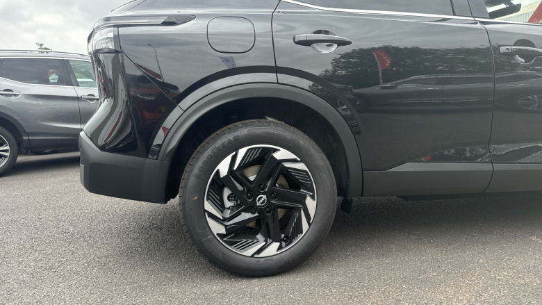 Nissan Qashqai 1.3 DiG-T MH N-Connecta 5dr Petrol Hatchback